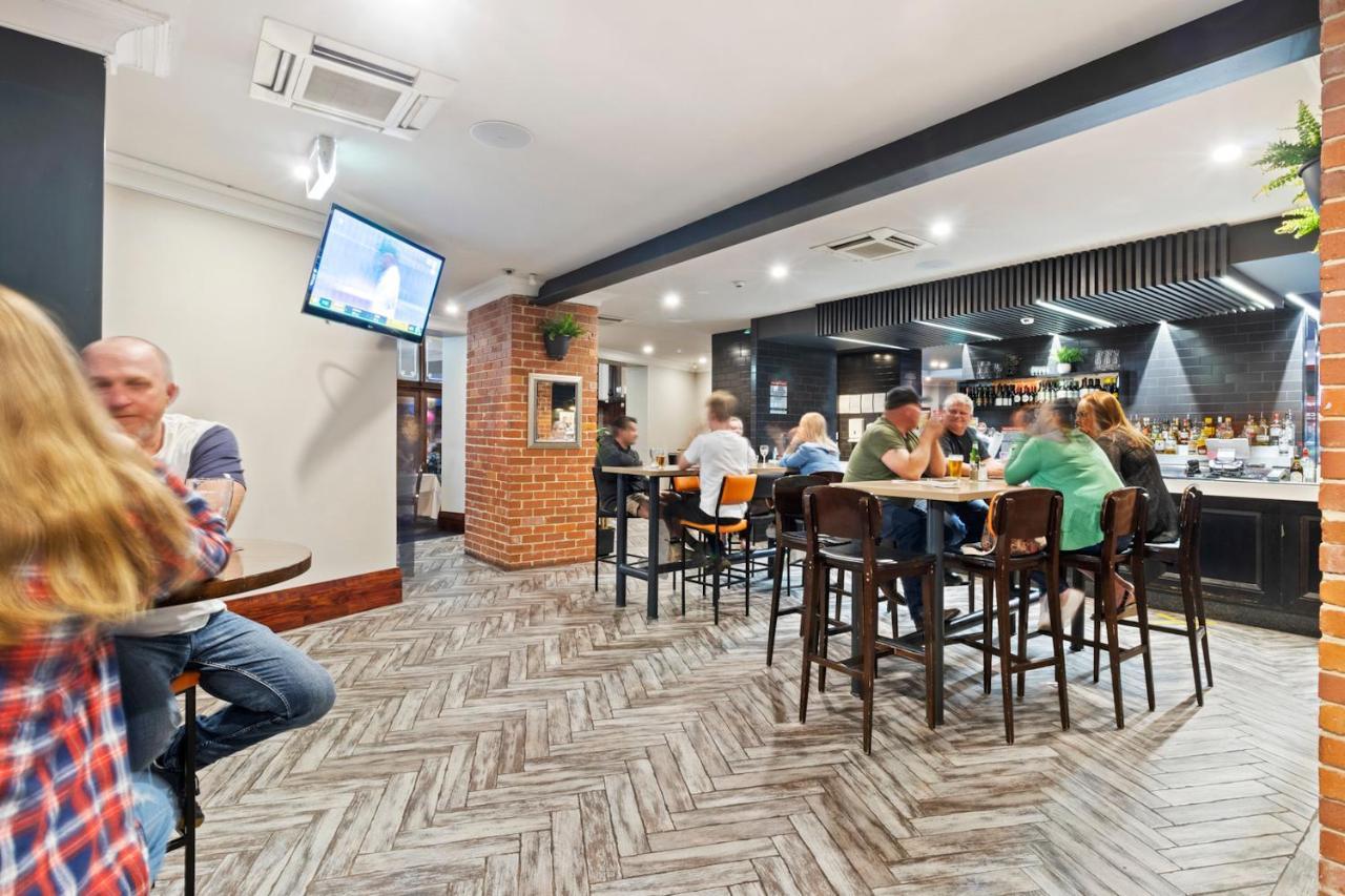 Hotel Queanbeyan Canberra Екстериор снимка