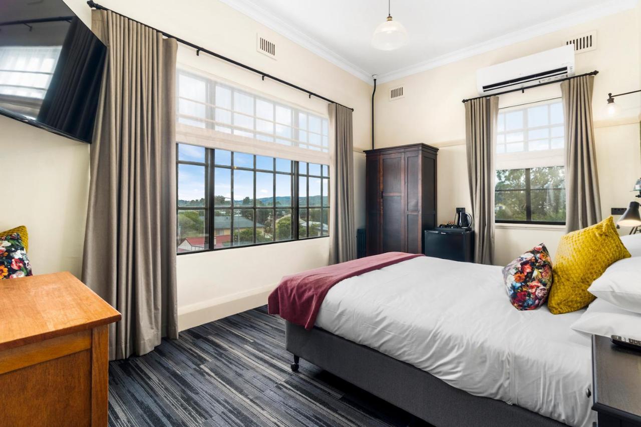 Hotel Queanbeyan Canberra Екстериор снимка