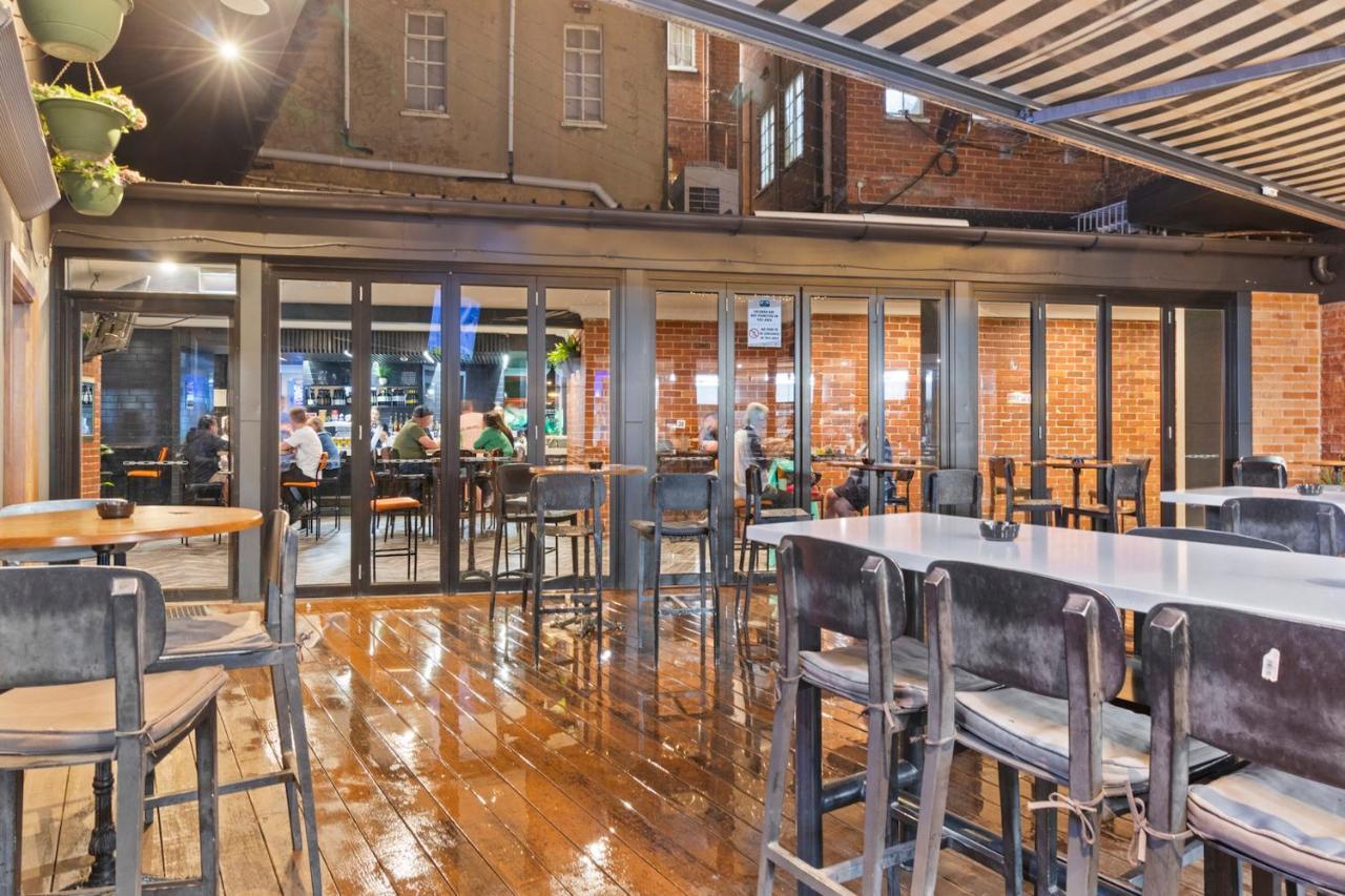 Hotel Queanbeyan Canberra Екстериор снимка