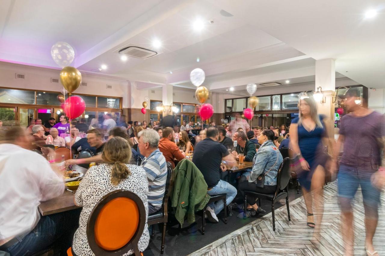 Hotel Queanbeyan Canberra Екстериор снимка