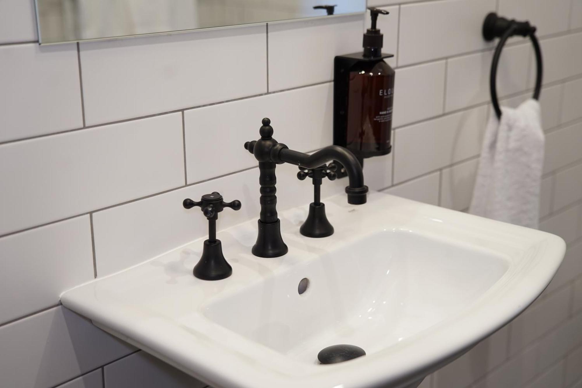 Hotel Queanbeyan Canberra Екстериор снимка